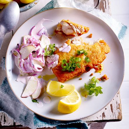 Backfisch mit Hausfrauensoße mit Salzkartoffeln Rezept Backfisch mit Hausfrauensoße mit Salzkartoffeln Rezept