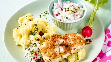 Backfisch mit leichter Remoulade und Buttermilch-Stampf Rezept - Foto: LECKER @ Bauer Media Group