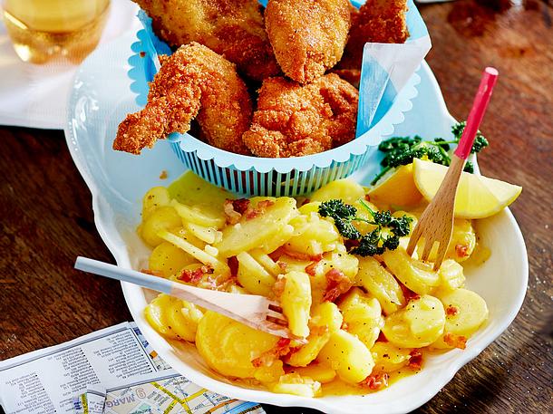 Backhendl mit Kartoffelsalat Rezept Backhendl mit Kartoffelsalat Rezept