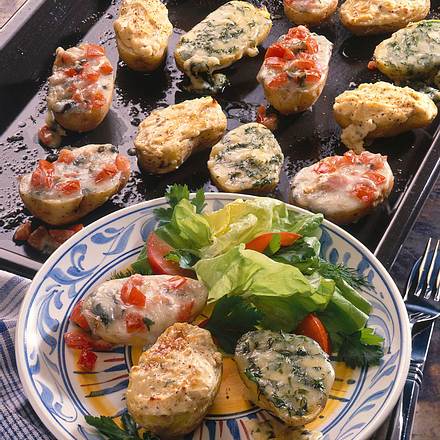 Backkartoffeln mit dreierlei Käsehaube Rezept Backkartoffeln mit dreierlei Käsehaube Rezept