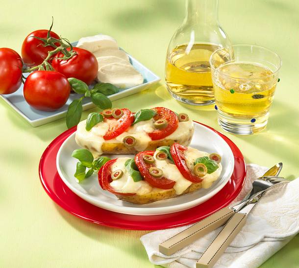 Backkartoffeln mit Tomate und Mozzarella Rezept