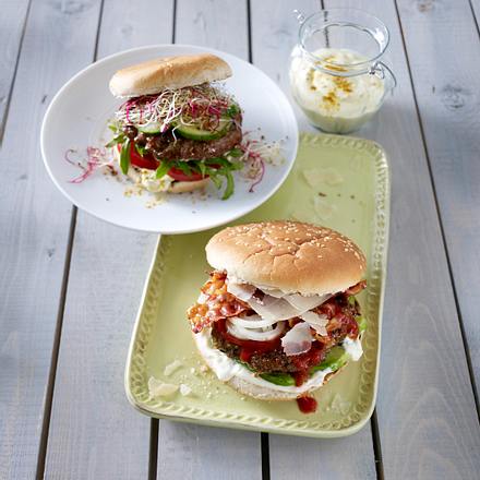 Bacon-Burger mit Parmesan Rezept Bacon-Burger mit Parmesan Rezept