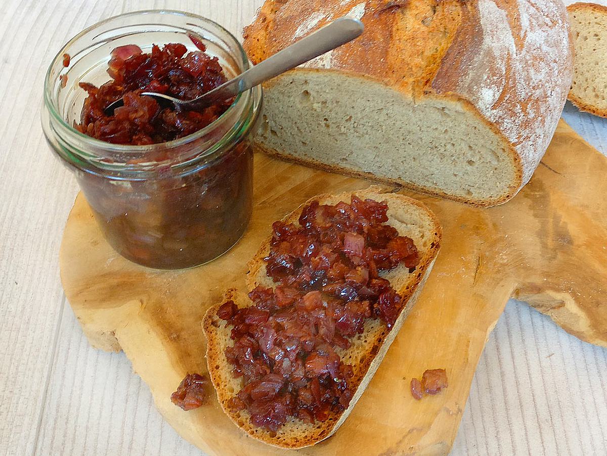 Speck und Zwiebeln sind die wichtigsten Zutaten von Bacon Jam