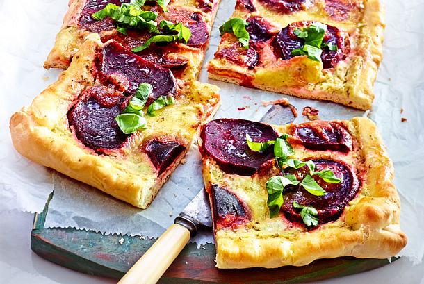 „Bada-boom“- Rote-Bete-Pizza Rezept „Bada-boom“- Rote-Bete-Pizza Rezept