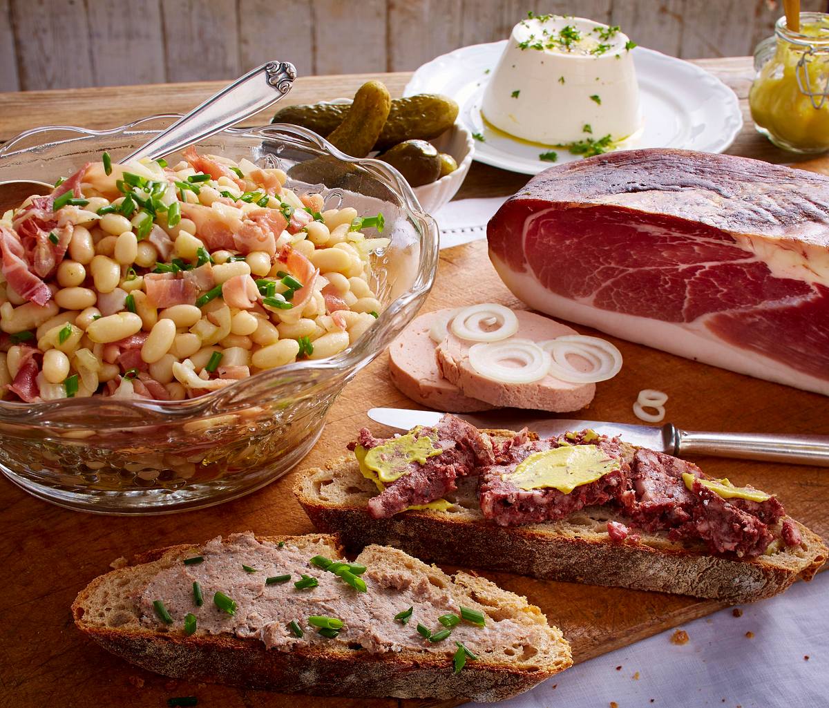 Badener Brotzeit mit Bohnensalat  und Schwarzwälder Schinken Rezept