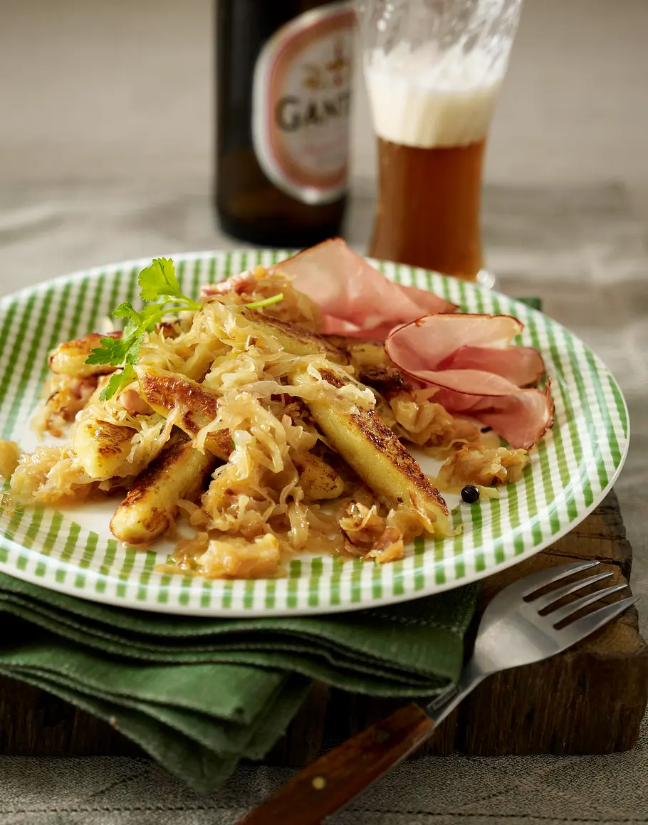 Badische Bubenspitzle (Schupfnudeln) mit geschmortem Sauerkraut Rezept Badische Bubenspitzle (Schupfnudeln) mit geschmortem Sauerkraut Rezept