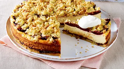 Badischer Zwetschen-Käsekuchen mit Streuseln Rezept - Foto: LECKER @ Bauer Media Group