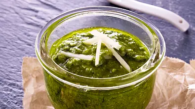 Bärlauch-Walnuss-Pesto - Foto: LECKER @ Bauer Media Group
