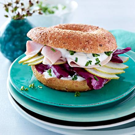 Bagel mit Schinken und Radicchio Rezept Bagel mit Schinken und Radicchio Rezept