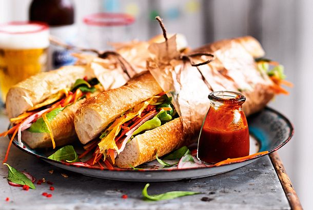 Banh-mi mit Omelett Rezept Banh-mi mit Omelett Rezept