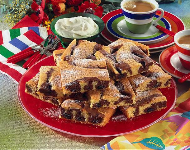 Baileys-Kuchen mit Backpflaumen Rezept Baileys-Kuchen mit Backpflaumen Rezept