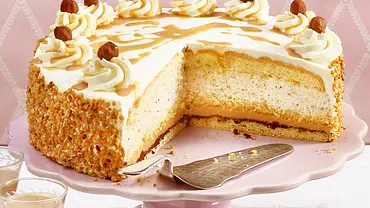 Baileys-Sahne-Torte mit Nüssen Rezept - Foto: LECKER @ Bauer Media Group Baileys-Sahne-Torte mit Nüssen Rezept - Foto: LECKER @ Bauer Media Group