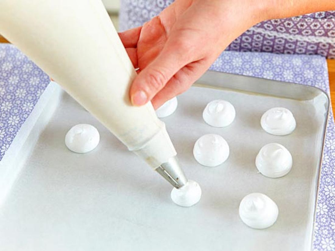 Wie Bleibt Baiser Nach Dem Backen Hoch Baiser selber machen - so geht's | LECKER