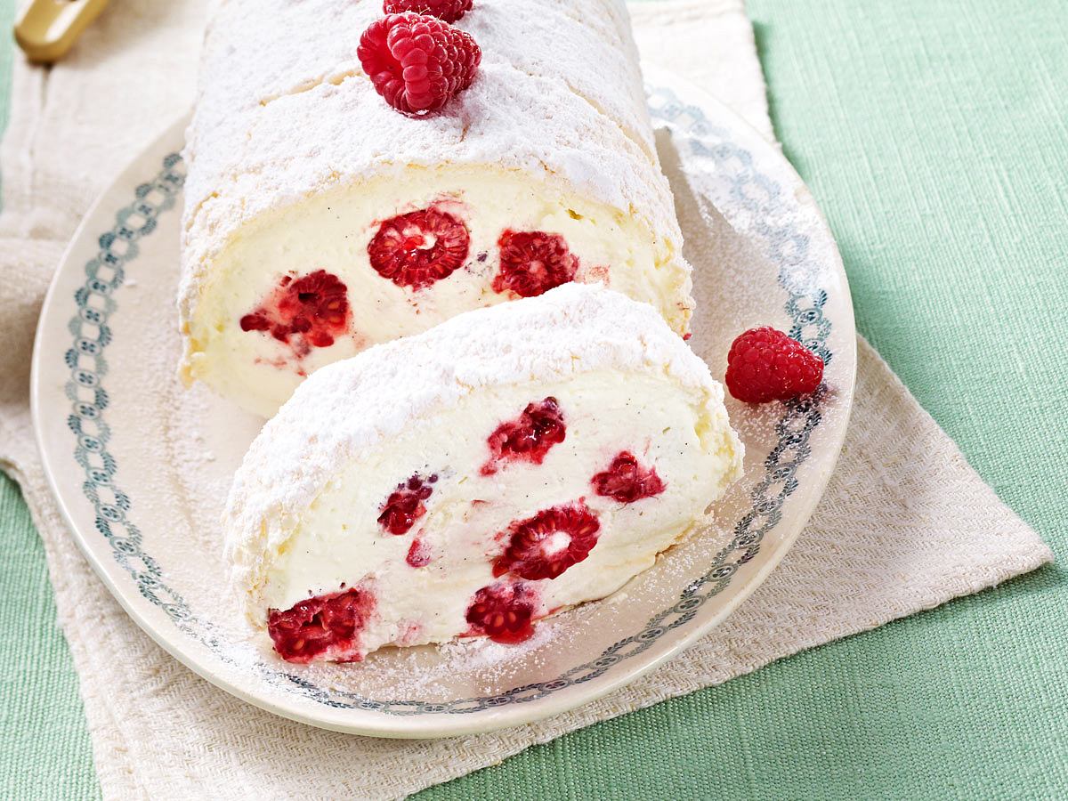 Baiserrolle mit Himbeeren Rezept