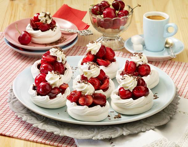 Baisertörtchen mit Kirschgrütze Rezept