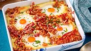 Baked English Breakfast mit Bohnen, Eiern und Bacon Rezept - Foto: House of Food / Bauer Food Experts KG