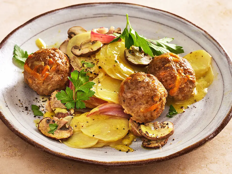 Baked Kartoffelsalat mit Frikadellen Rezept Baked Kartoffelsalat mit Frikadellen Rezept