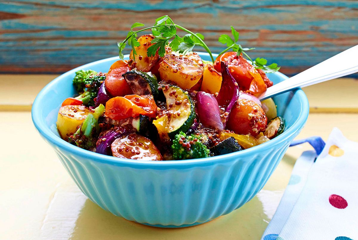 Baked-Potato-Salat mit buntem Sommergemüse Rezept