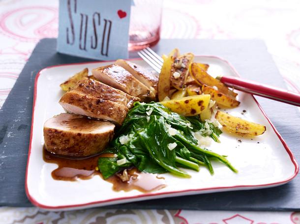 Balsamico-Hähnchenfilet mit Spinat und Röstkartoffeln Rezept Balsamico-Hähnchenfilet mit Spinat und Röstkartoffeln Rezept