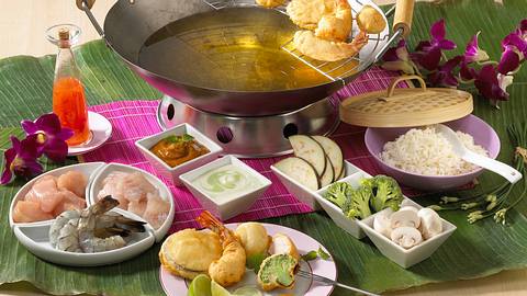 Bananen-Curry-Soße (Assiatisches Fondue) Rezept - Foto: House of Food / Bauer Food Experts KG