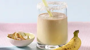 Bananen-Kokos-Shake Rezept - Foto: LECKER @ Bauer Media Group