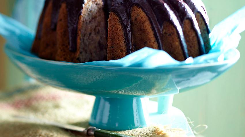 Bananen-Mandel-Schokokuchen mit Avocadoguss Rezept - Foto: House of Food / Bauer Food Experts KG
