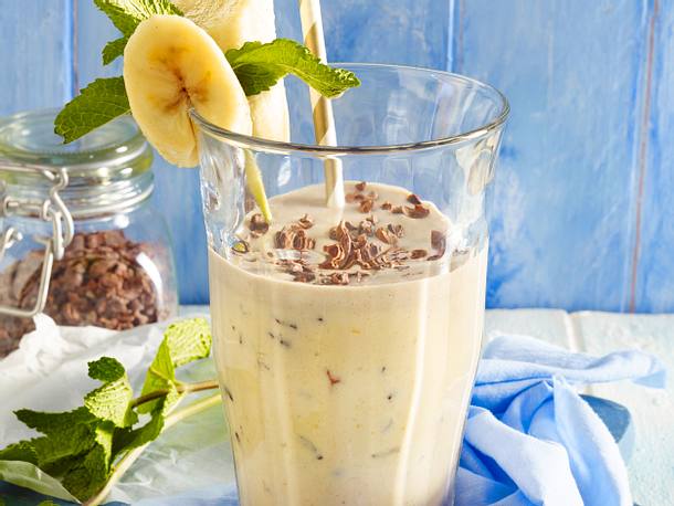 Bananen-Mandel-Smoothie mit Kakaonibs Rezept
