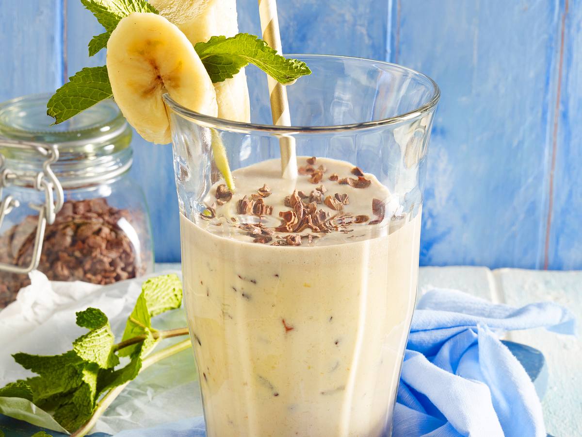 Bananen-Mandel-Smoothie mit Kakaonibs Rezept