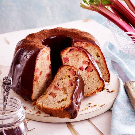 Bananen-Rhabarber-Napfkuchen Rezept
