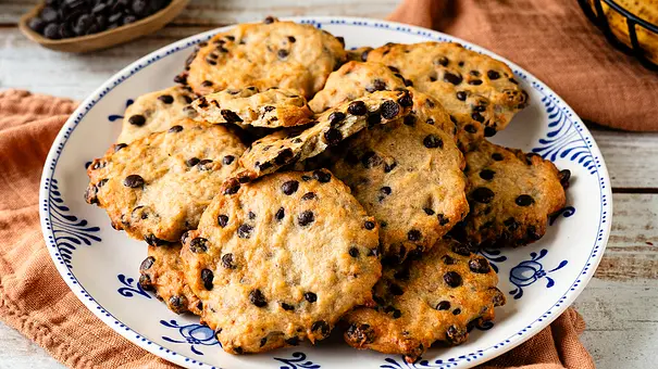 Bananenkekse mit Schokolade - Foto: ShowHeroes für LECKER @ Bauer Media Group Bananenkekse mit Schokolade - Foto: ShowHeroes für LECKER @ Bauer Media Group