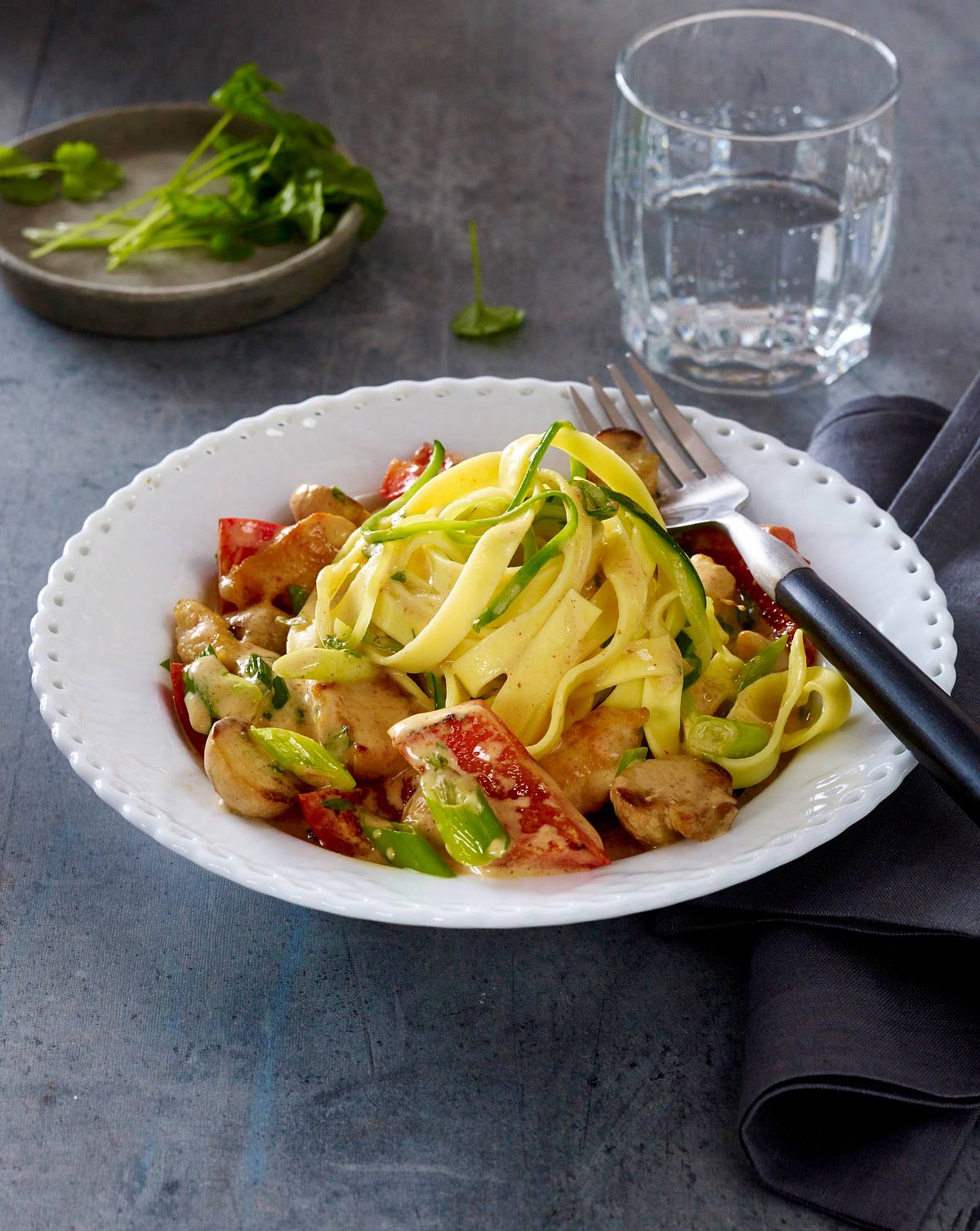 Bandnudeln in leichter Currysoße Rezept