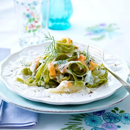 Bandnudeln in Spargel-Dill-Soße Rezept Bandnudeln in Spargel-Dill-Soße Rezept