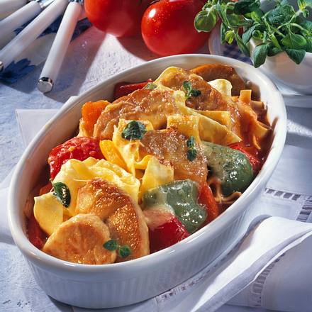 Bandnudeln in Tomaten-Paprikasoße Rezept Bandnudeln in Tomaten-Paprikasoße Rezept