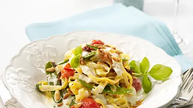 Bandnudeln in Tomaten-Ricotta-Soße Rezept - Foto: LECKER @ Bauer Media Group