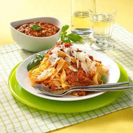 Bandnudeln mit Bolognesesoße Rezept Bandnudeln mit Bolognesesoße Rezept