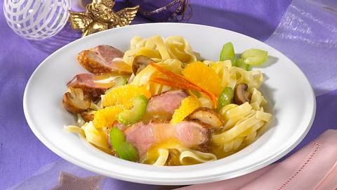 Bandnudeln mit Entenbrust in Orangensoße Rezept - Foto: House of Food / Bauer Food Experts KG