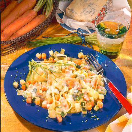 Bandnudeln mit Gemüsesoße Rezept Bandnudeln mit Gemüsesoße Rezept