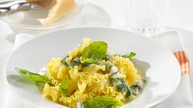 Bandnudeln mit Gorgonzola-Spinat-Soße Rezept - Foto: LECKER @ Bauer Media Group