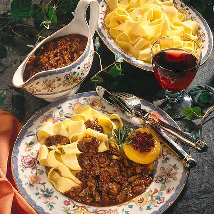 Bandnudeln mit Hasenfleischsoße Rezept