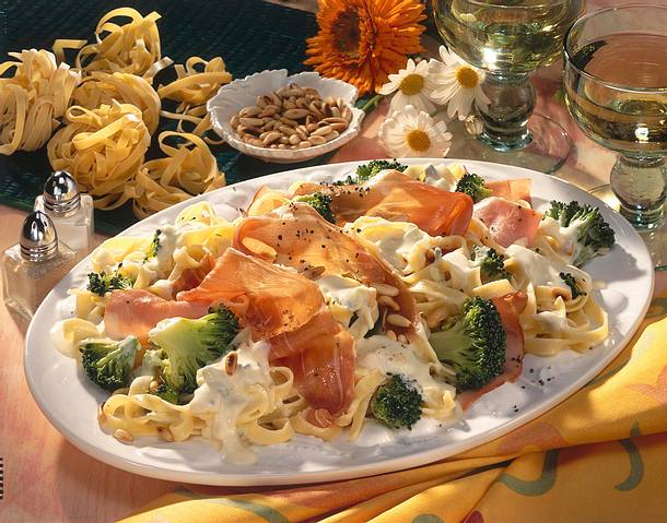 Bandnudeln mit Käsesoße Rezept