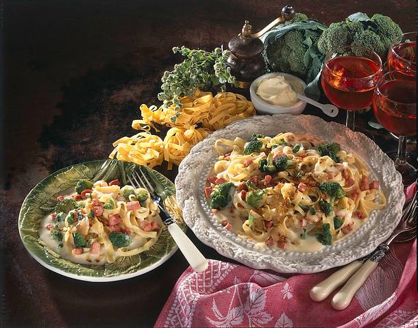 Bandnudeln mit Pilzrahmsoße Rezept Bandnudeln mit Pilzrahmsoße Rezept