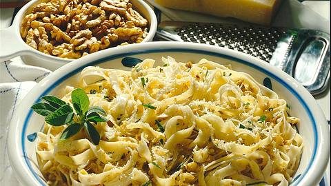 Bandnudeln mit Salbei-Walnuss-Soße Rezept - Foto: Klemme