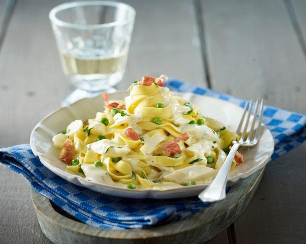Bandnudeln mit Schwarzwurzel-Rahmsoße Rezept Bandnudeln mit Schwarzwurzel-Rahmsoße Rezept