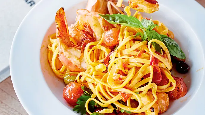 Nudeln mit Garnelen Rezepte | LECKER