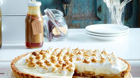 Banoffee-Tarte mit Baisertuffs Rezept - Foto: House of Food / Bauer Food Experts KG