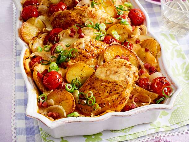 Bratkartoffel-Hähnchen-Auflauf Rezept Bratkartoffel-Hähnchen-Auflauf Rezept