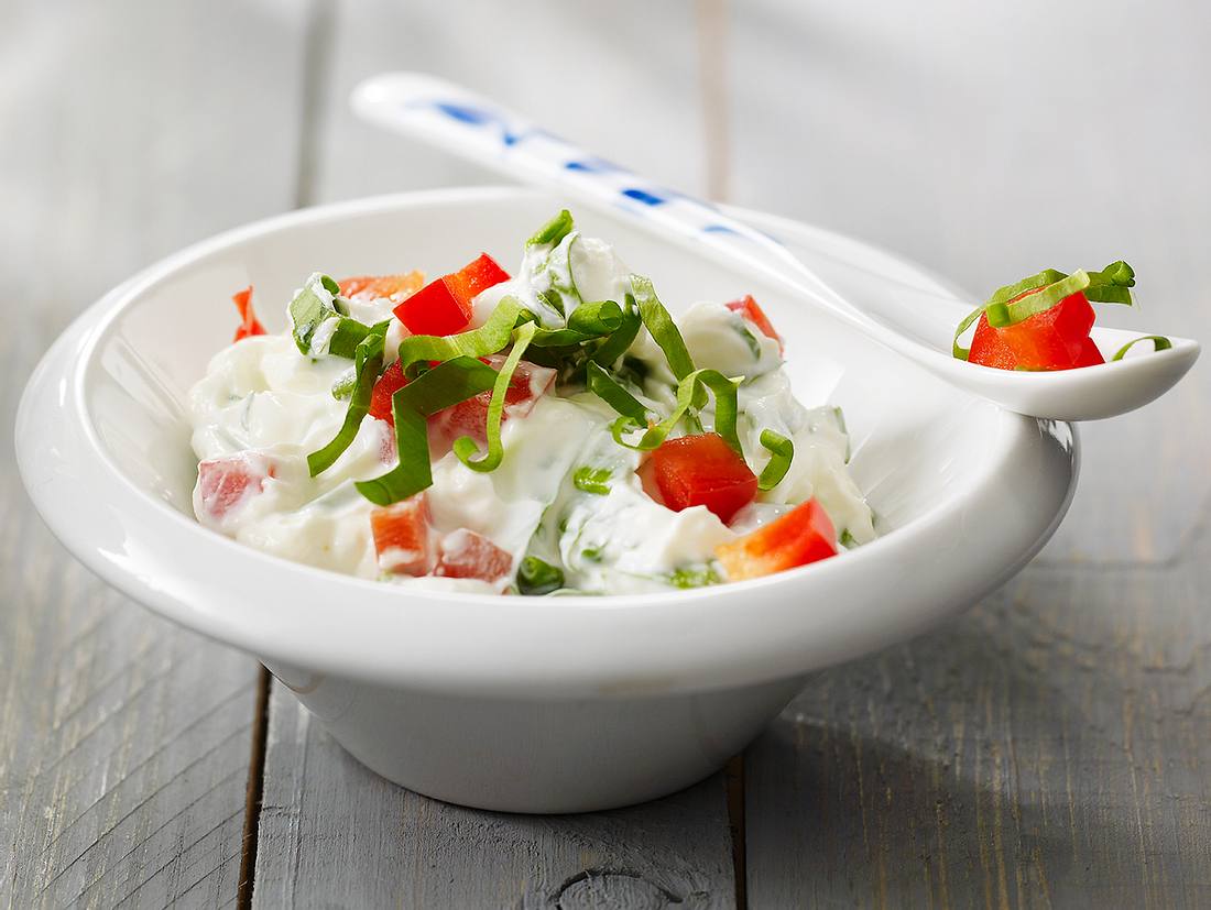 Bärlauch-Dip mit Schmand Rezept | LECKER