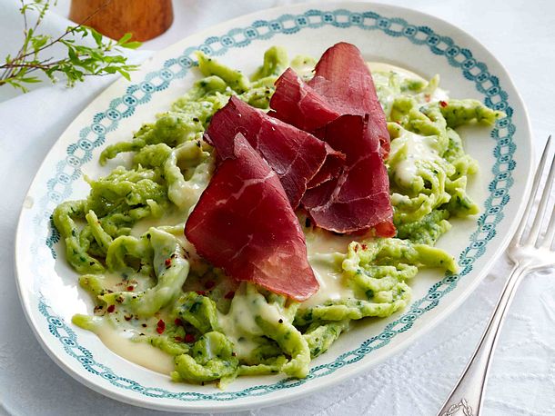 Bärlauchspätzle mit Almfleisch Rezept