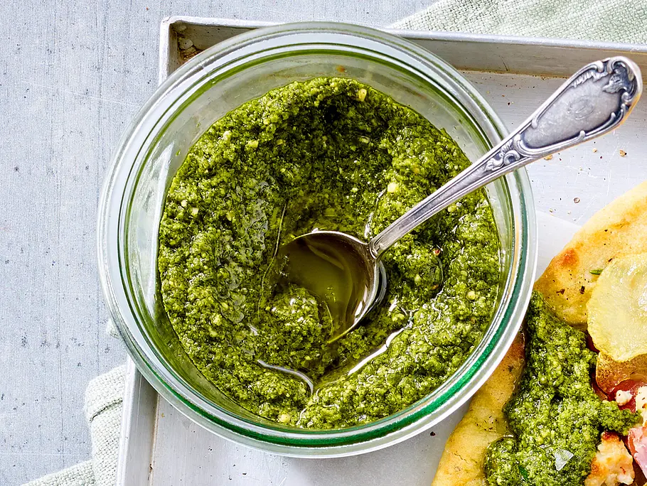 Basilikum-Pesto Rezept Basilikum-Pesto Rezept