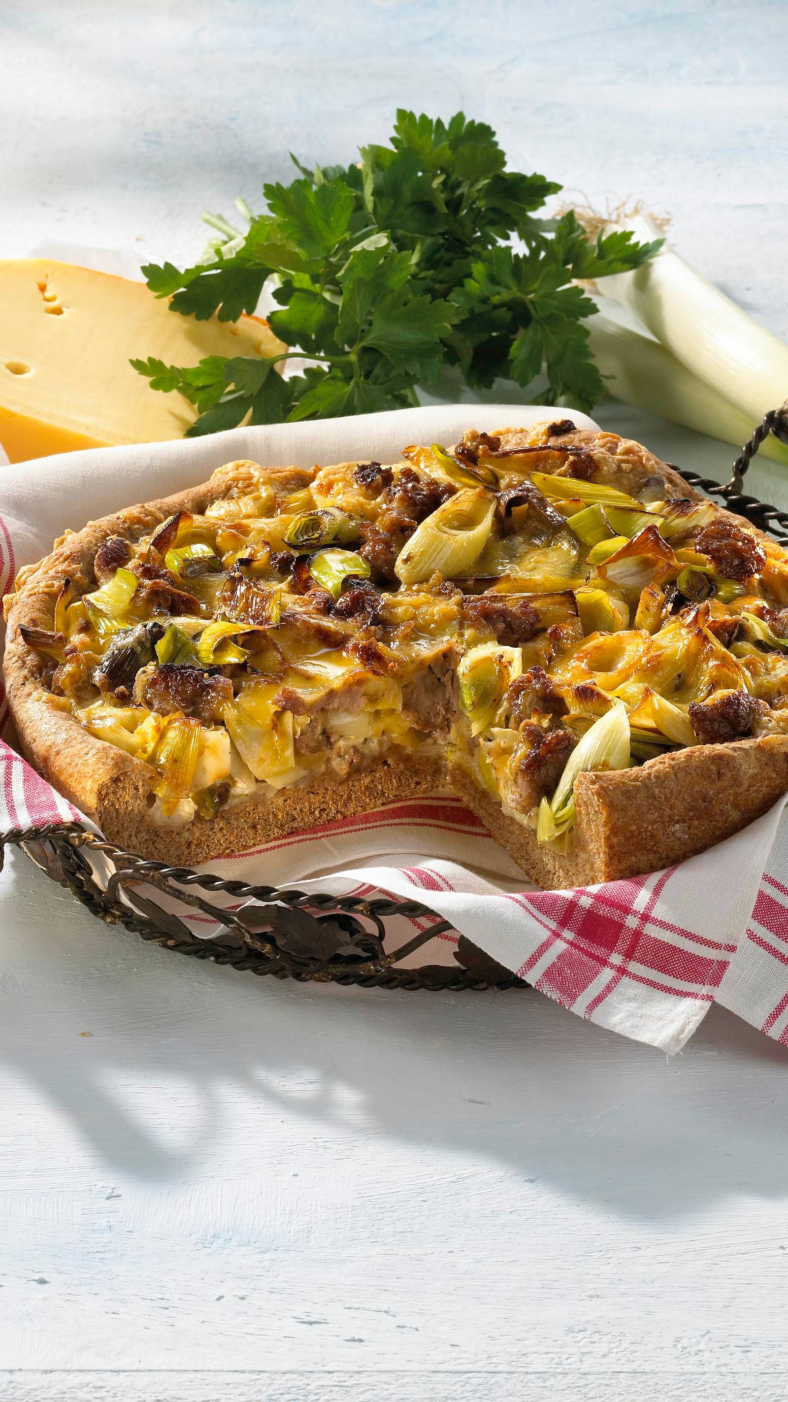 Bäuerlicher Lauchkuchen Rezept | LECKER